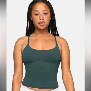 Move free evergreen tank